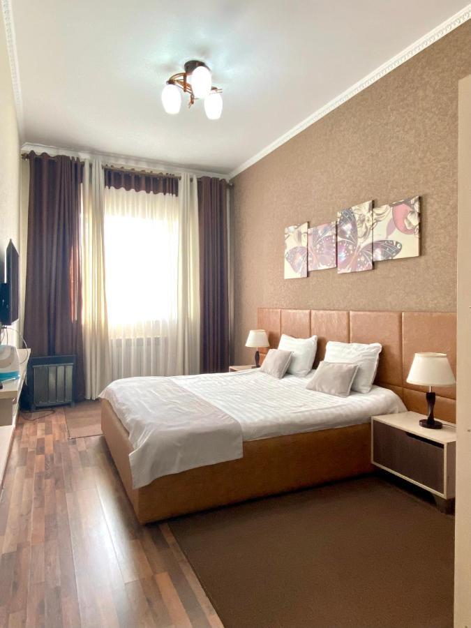 Caravan Hotel Karakol Exterior foto