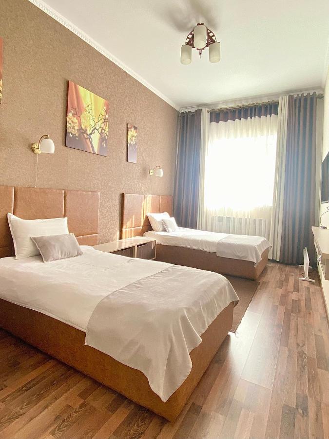 Caravan Hotel Karakol Exterior foto