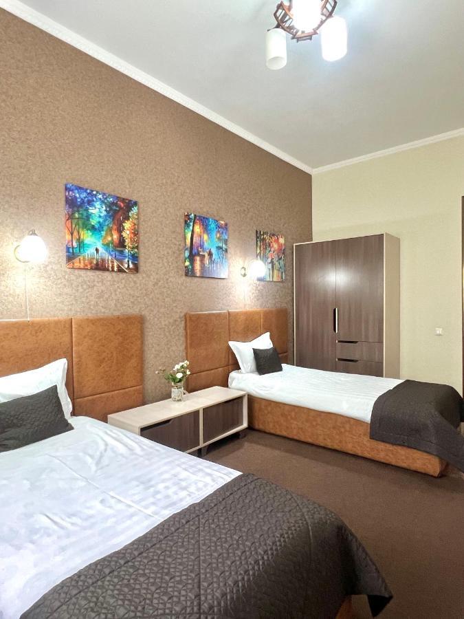 Caravan Hotel Karakol Exterior foto